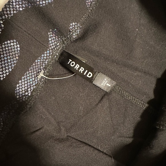 EUC PREMIUM LEGGING - CAMO METALLIC BLACK (Size 14/16) - Picture 4 of 5